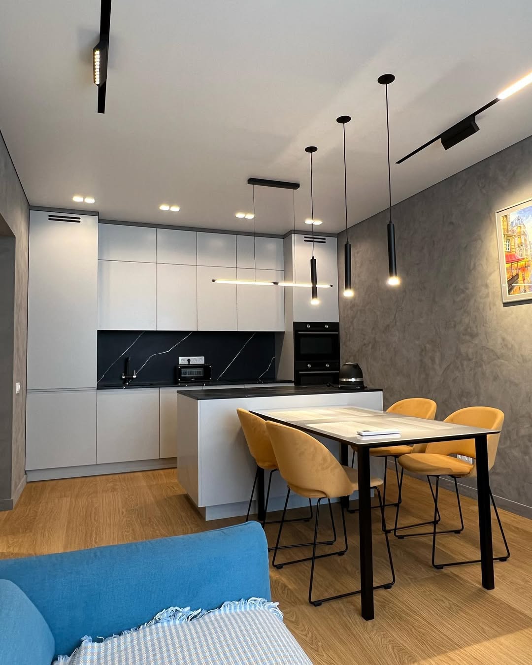 Умная кухня с сенсорными панелями